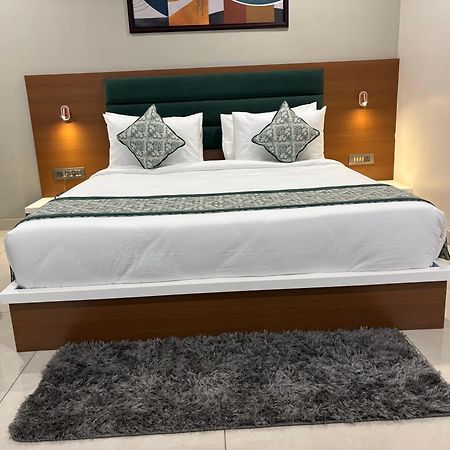 Hotel The Crown Inn Jhunjhunu エクステリア 写真