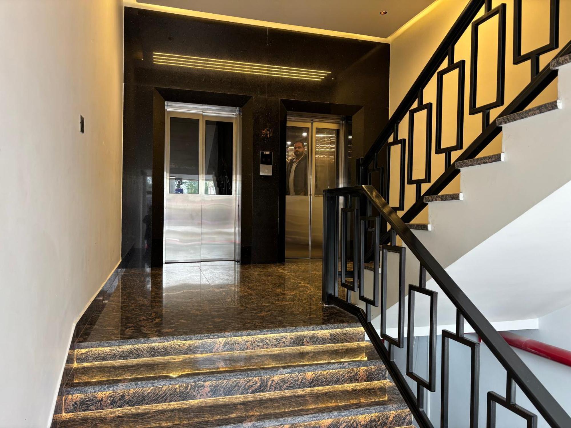 Hotel The Crown Inn Jhunjhunu エクステリア 写真