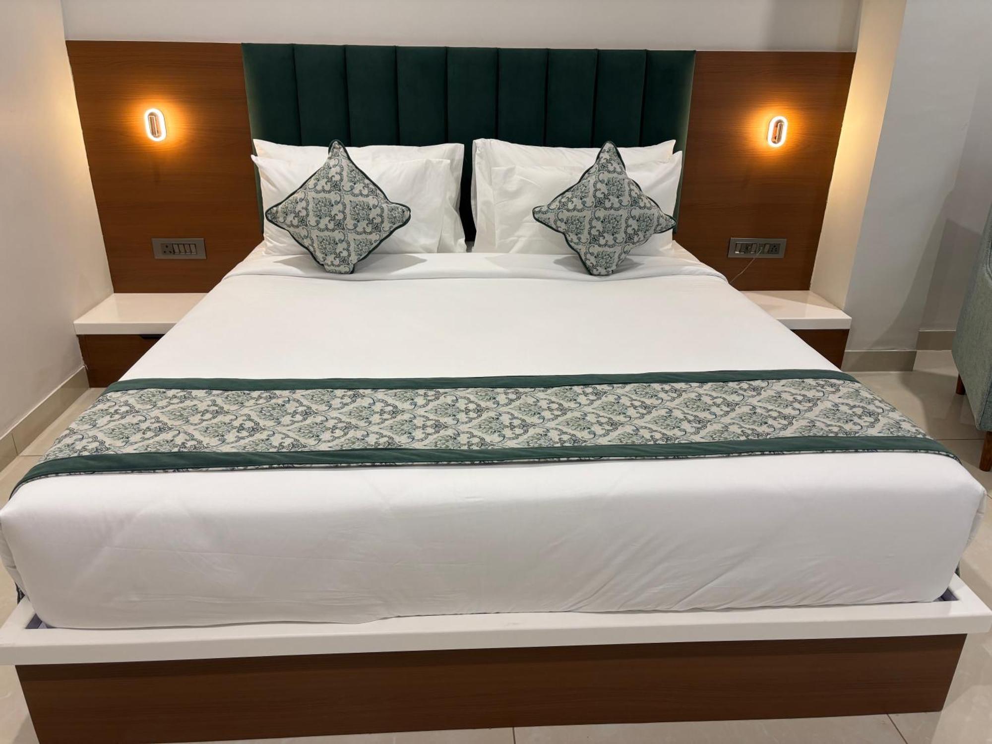 Hotel The Crown Inn Jhunjhunu エクステリア 写真