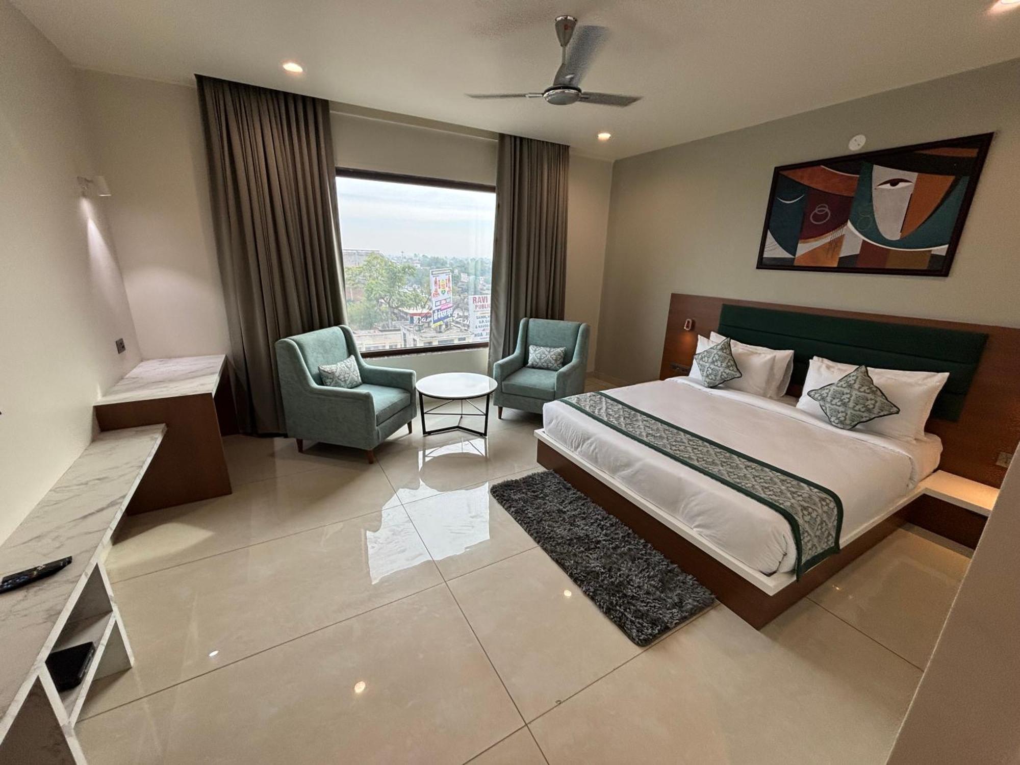 Hotel The Crown Inn Jhunjhunu エクステリア 写真