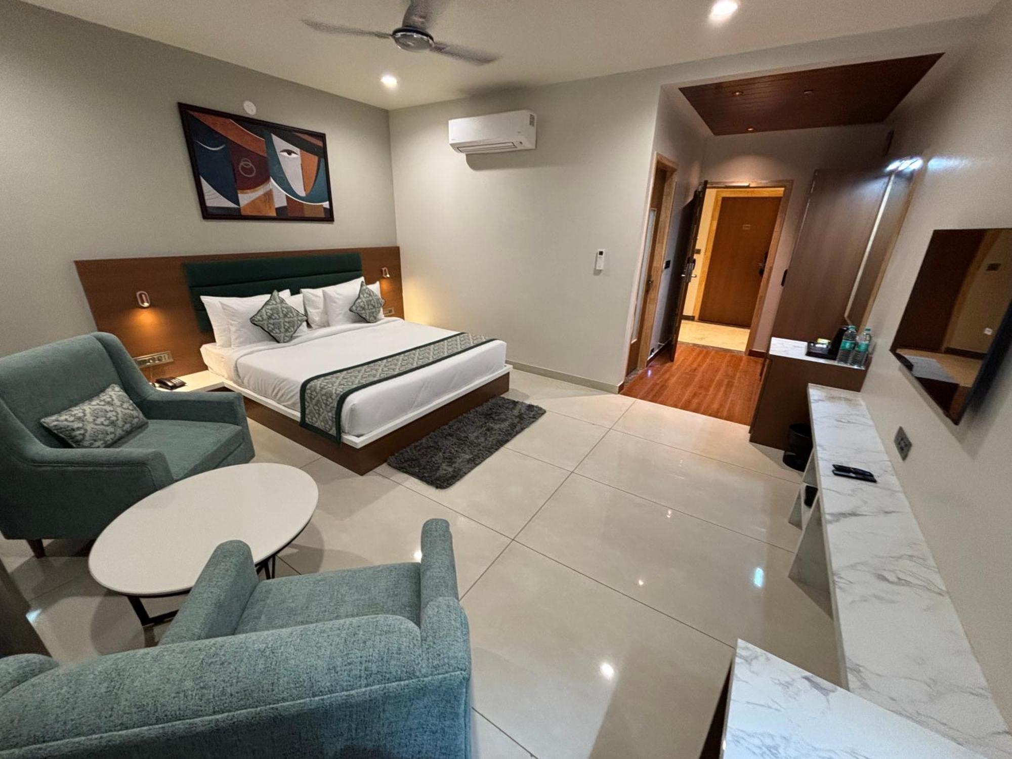 Hotel The Crown Inn Jhunjhunu エクステリア 写真