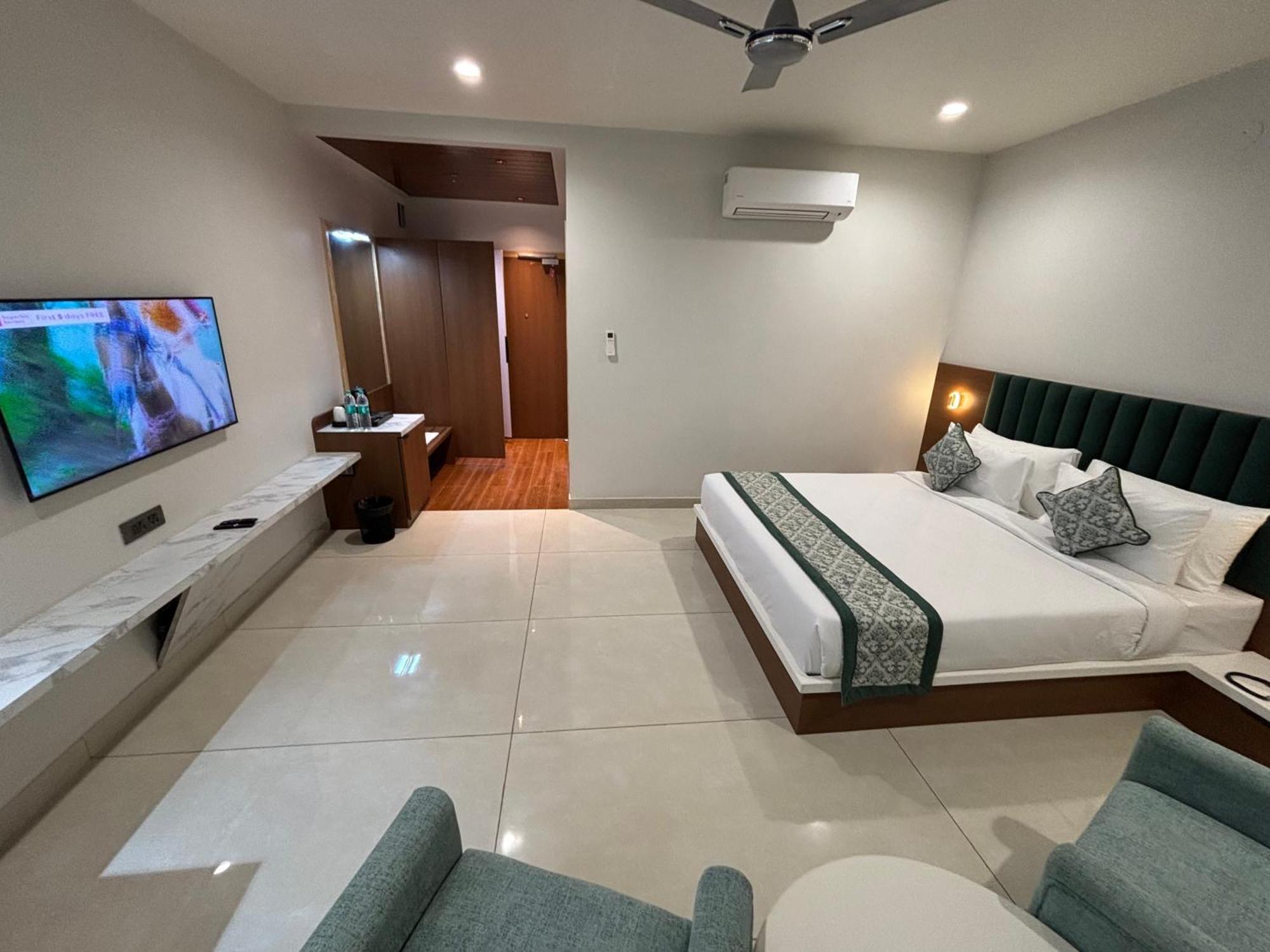 Hotel The Crown Inn Jhunjhunu エクステリア 写真