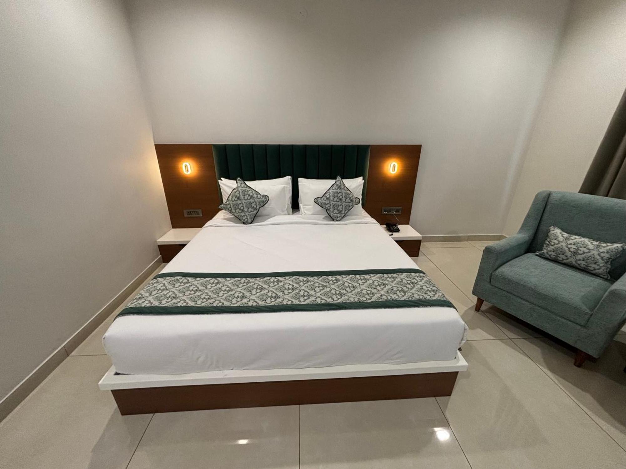 Hotel The Crown Inn Jhunjhunu エクステリア 写真