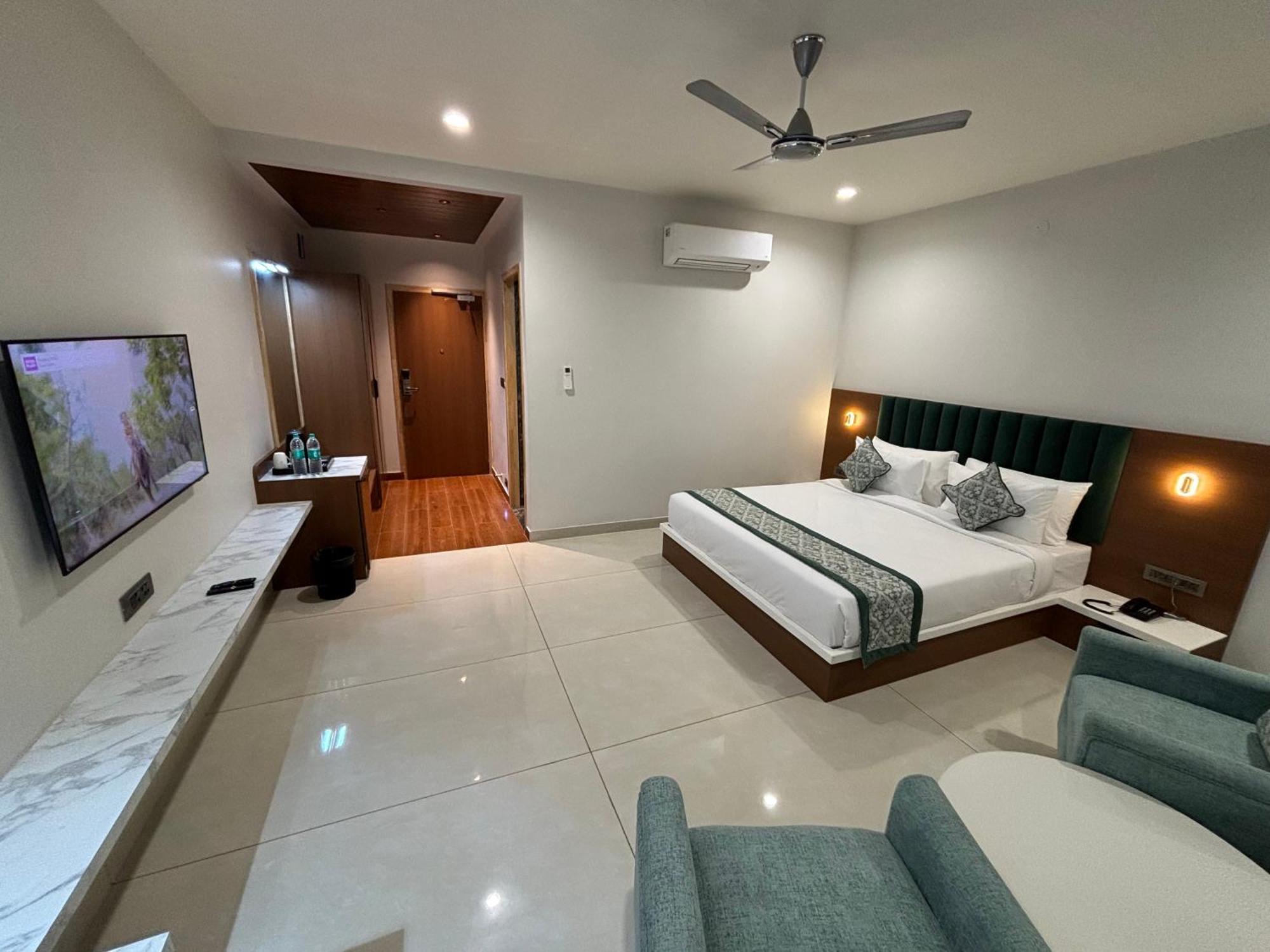 Hotel The Crown Inn Jhunjhunu エクステリア 写真