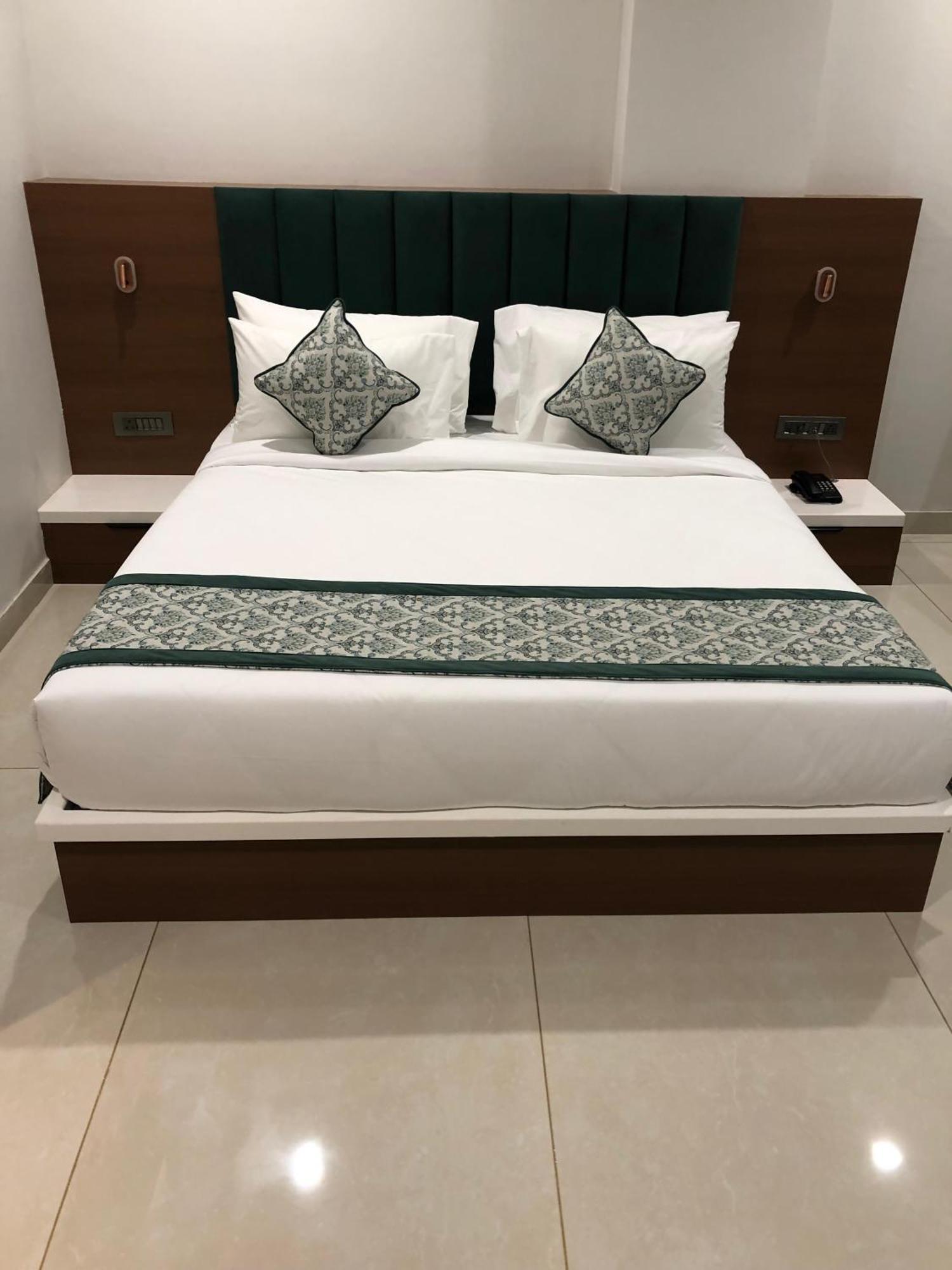 Hotel The Crown Inn Jhunjhunu エクステリア 写真